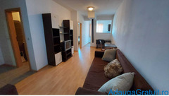 Inchiriez apartament cu 2 camere, model semidecomandat, bucatarie open space cu livingul