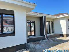 Proprietar vand 1/3 duplex in Serena 3