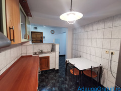 Închiriez apartament 3 camere