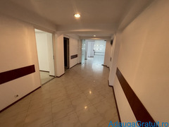 Inchiriez vila 600mp, P+3, Piata Danny Huwe, intersectia Razoare, 7000euro