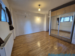 PARTICULAR VAND GARSONIERA