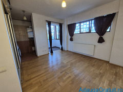 PARTICULAR VAND GARSONIERA